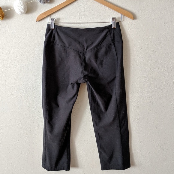 Nike Dri-Fit Capri Leggings - Picture 3 of 8